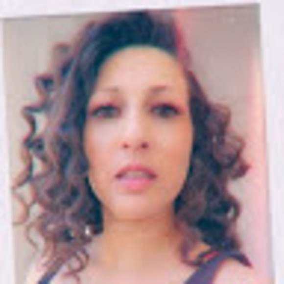 Meet your Posher, Shakira - Picture 1 of 1